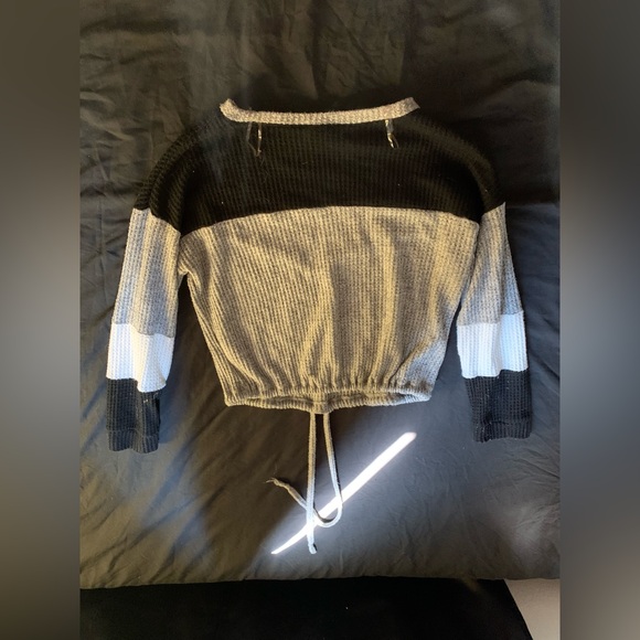 long sleeve sweater crop top - Picture 2 of 2